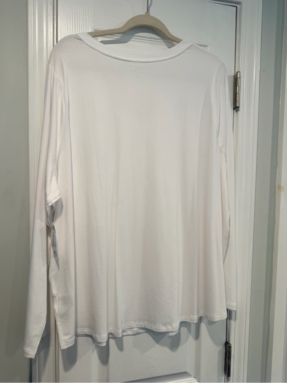 NWT Terra & Sky Size 2X White Long Sleeve V-Neck T-Shirt Tencel - Picture 7 of 10